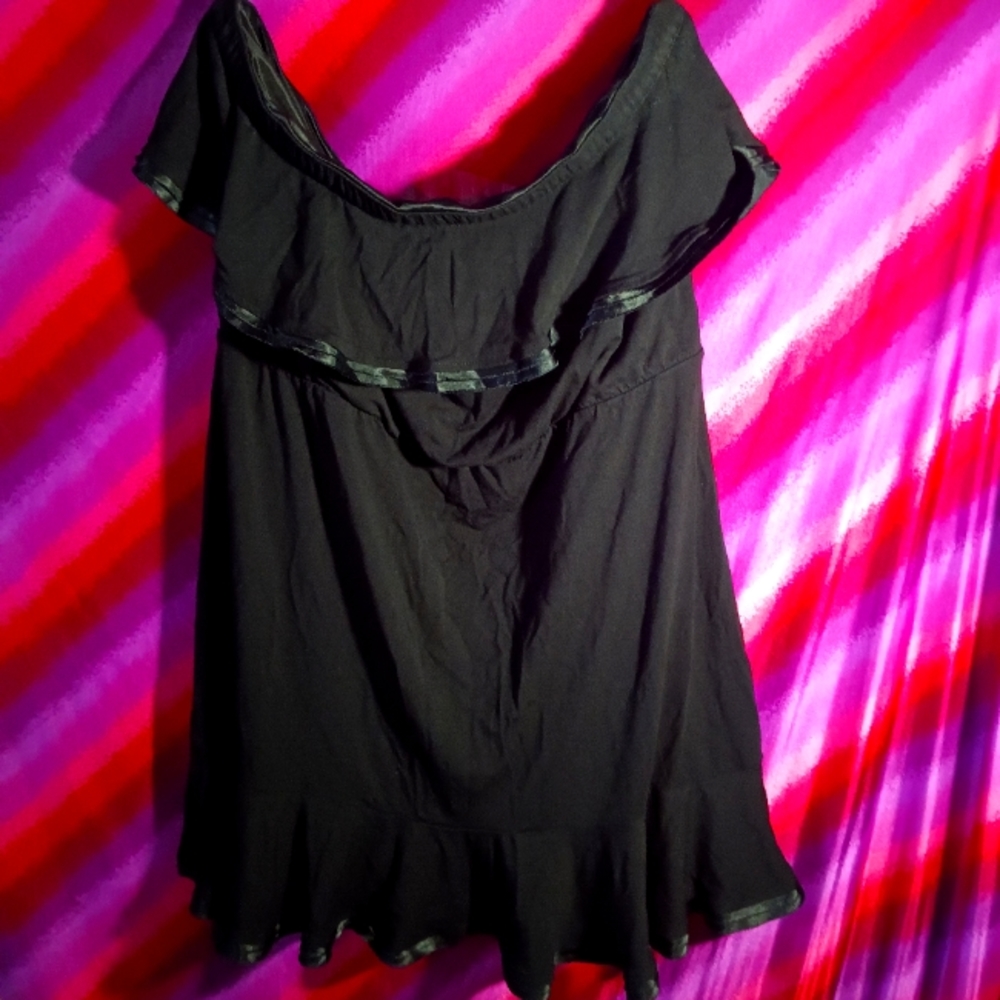 Strapless White House black market dress.